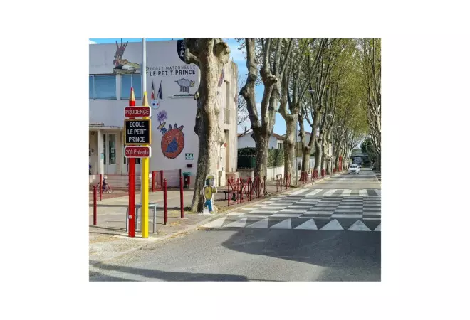 Signalisation avancée école - Totem scolaire - Panneau école