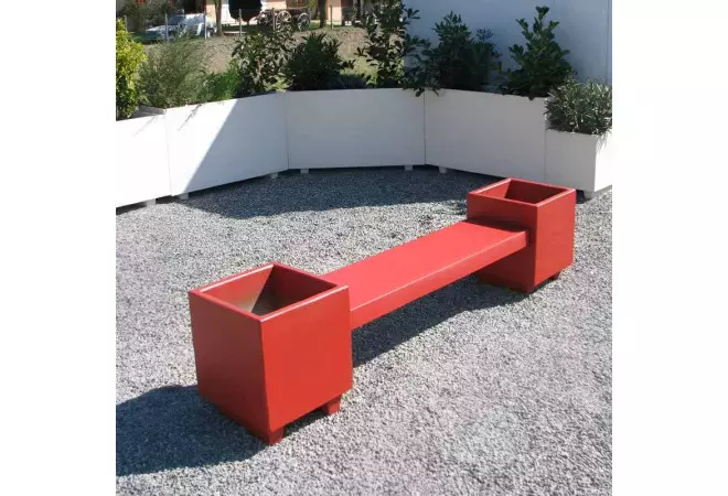 Banquette extérieure avec jardinières intégrées