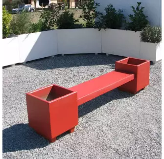 Banquette extérieure avec jardinières intégrées