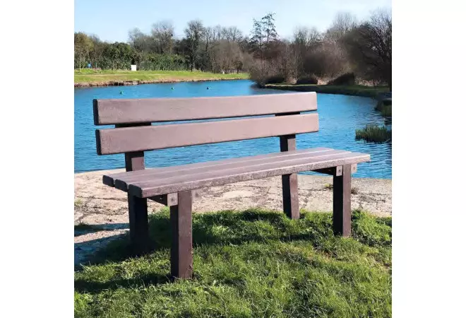 Banc extérieur de ville Alicanthe en plastique recyclé