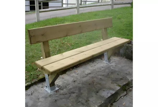 Banc urbain en bois