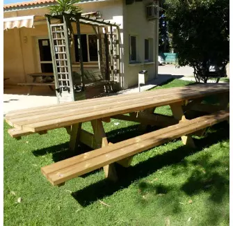 18 places - Table de pique nique en bois